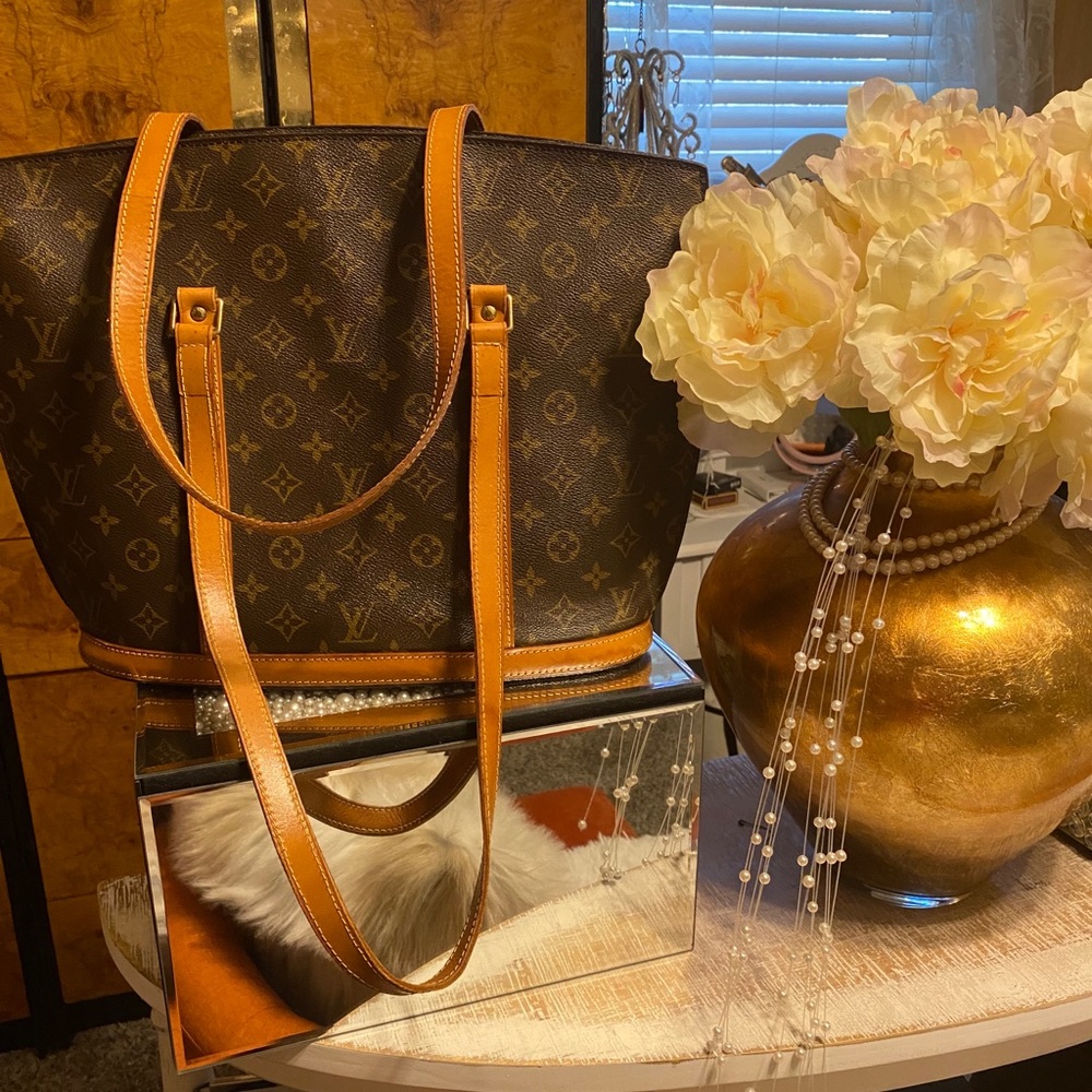 Authentic Louis Vuitton Babylone Handbag